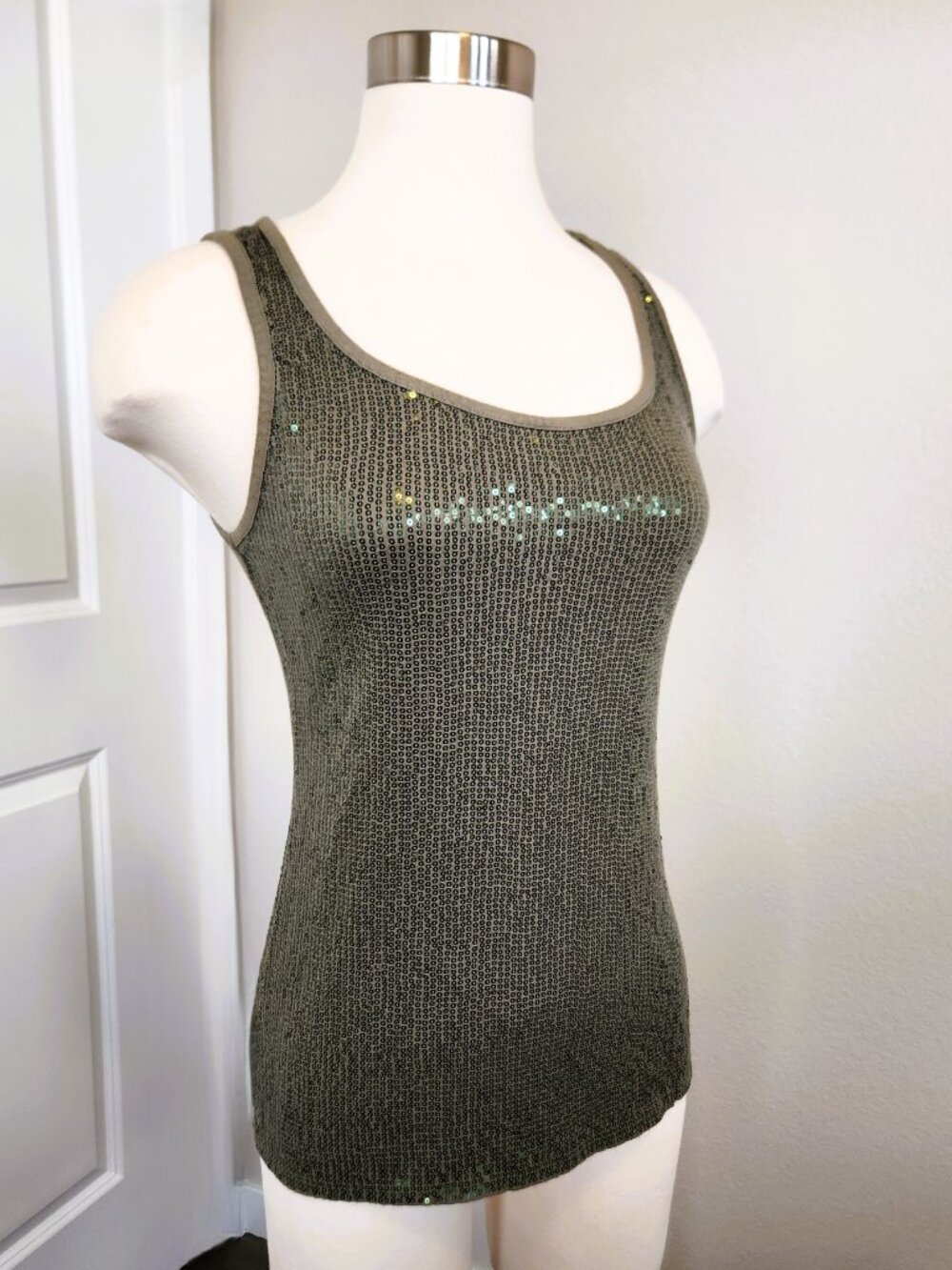 Maurices Sequined Tank Top Women's Size Medium - Picture 2 of 8